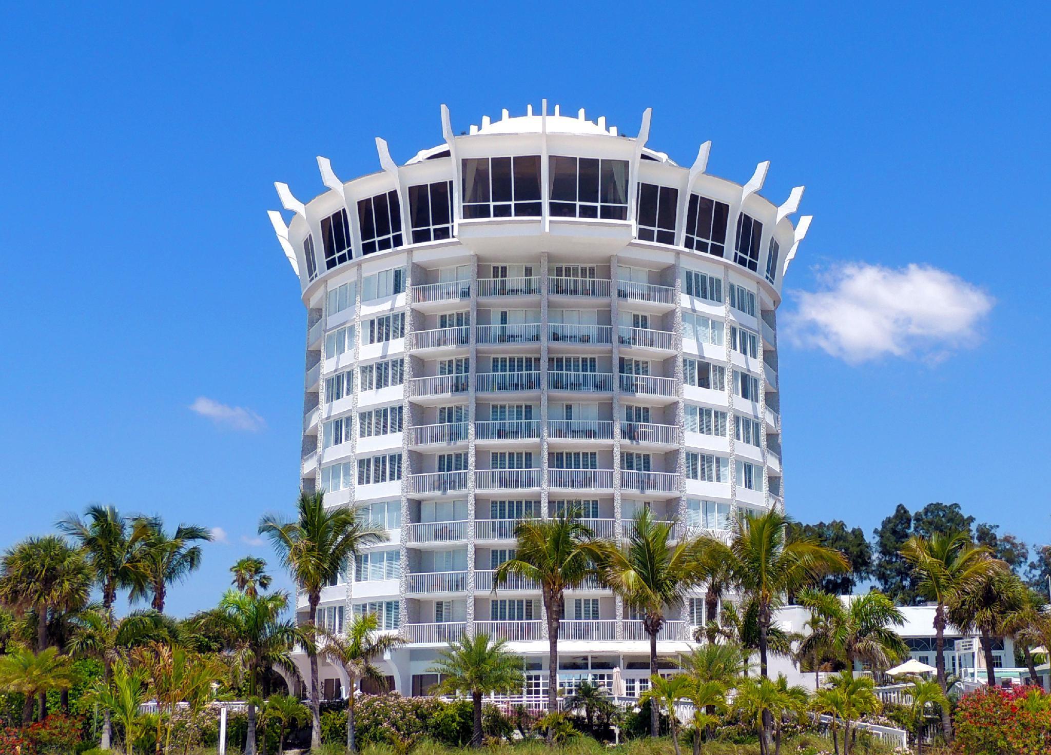 Bellwether Beach Resort St. Pete Beach Exterior photo