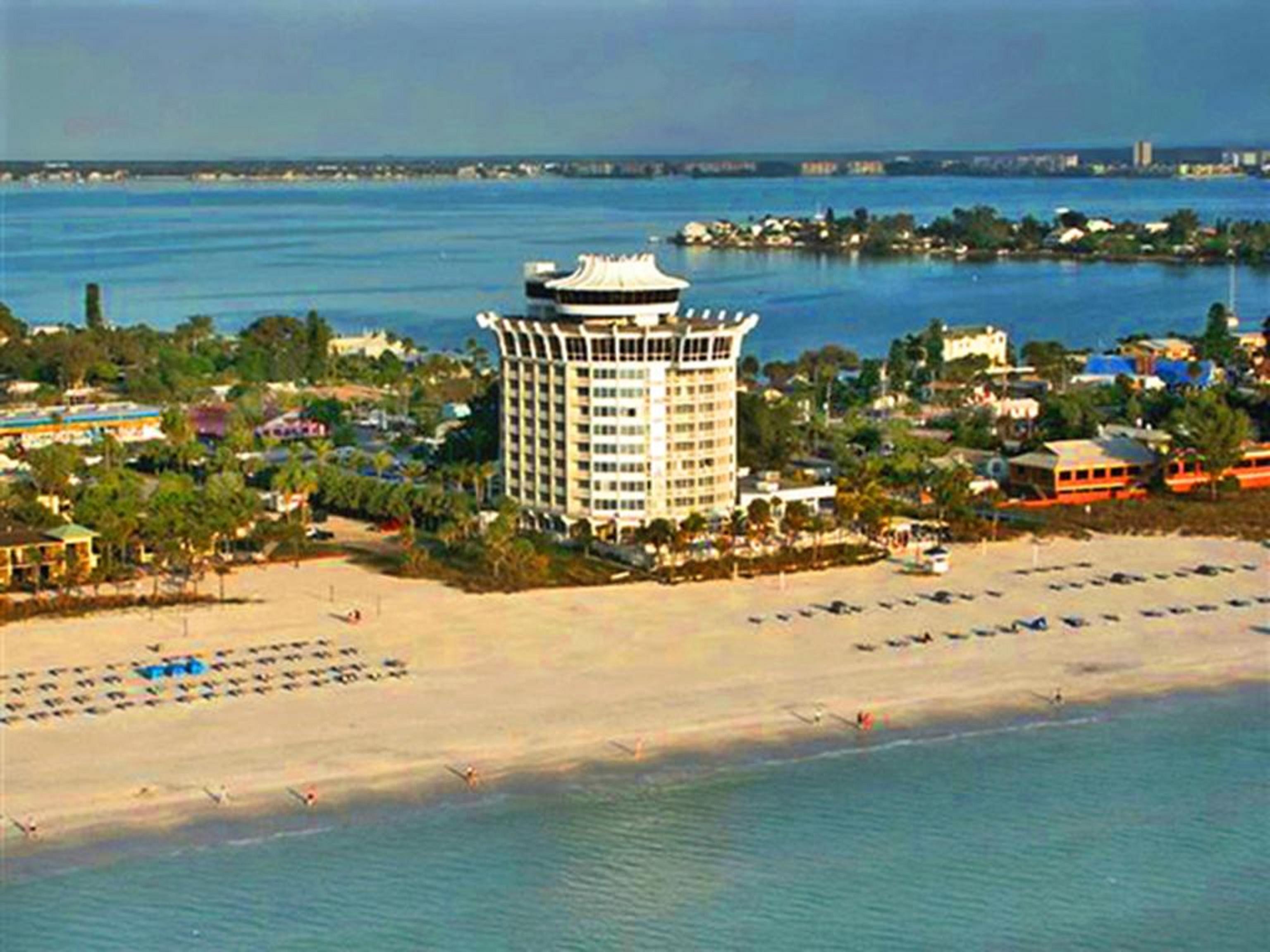 Bellwether Beach Resort St. Pete Beach Exterior photo